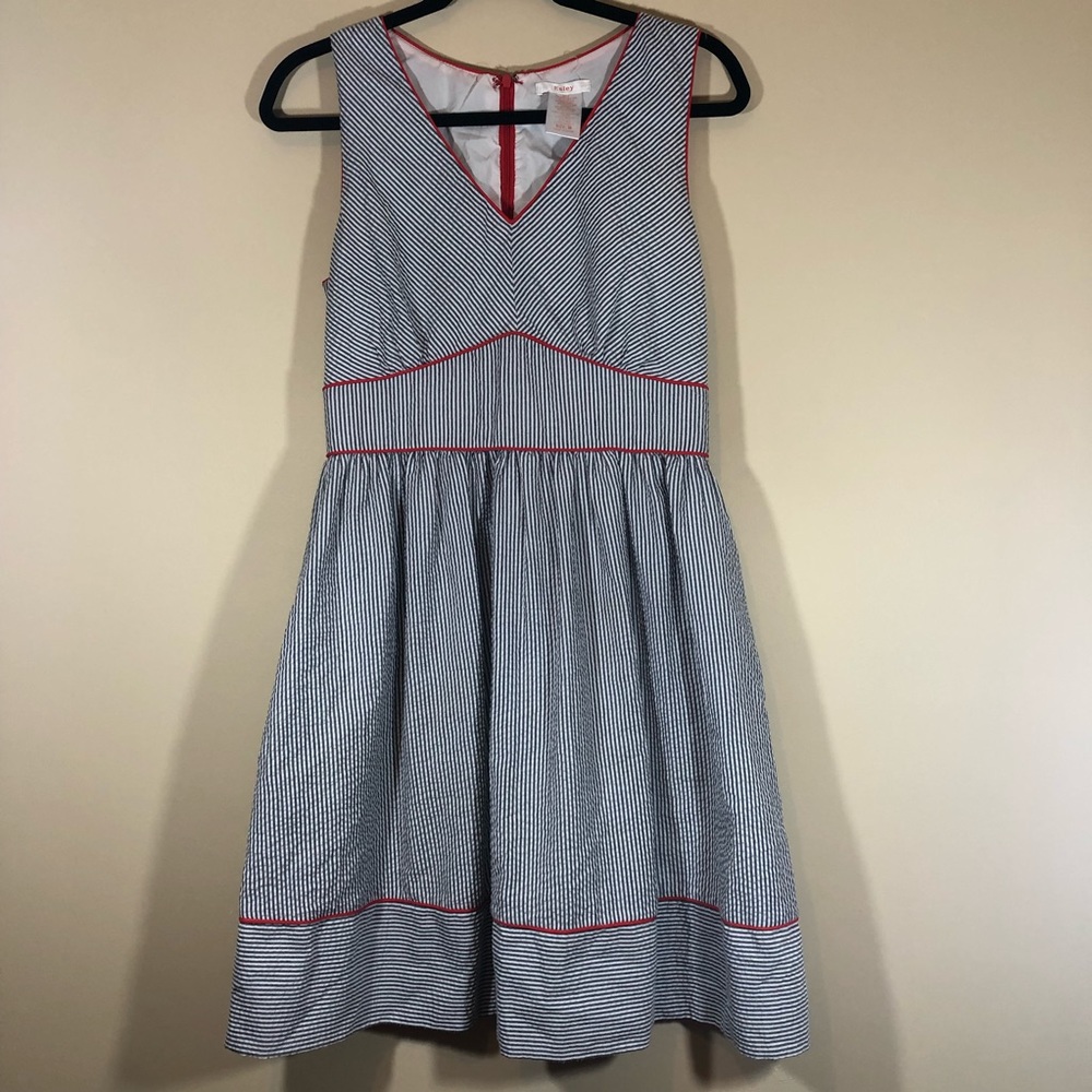 Esley Seersucker A Line Flattering Fit Dress M
